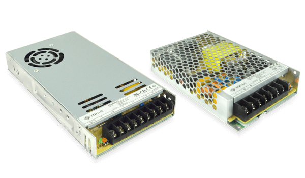 Des alimentations électriques AC-DC à montage sur châssis logées dans un boîtier métallique à profil bas